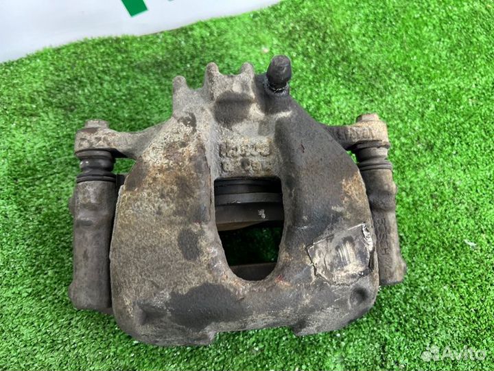 Суппорт тормозной передний левый Peugeot 308 1 1.6