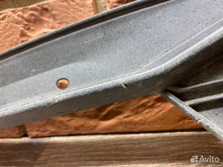 Решётка в бампер левая Skoda Rapid 2013-2020