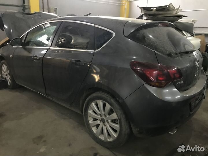 В разборе Astra J хетчбек 1.6 Турбо АКПП