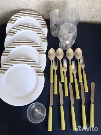 Набор для пикника на 4 персоны новый