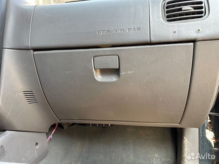 Бардачок Kia Sportage 2.0 FE 2003