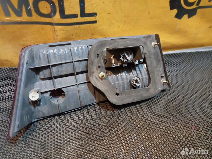 Вставка багажника правая honda inspire UC1