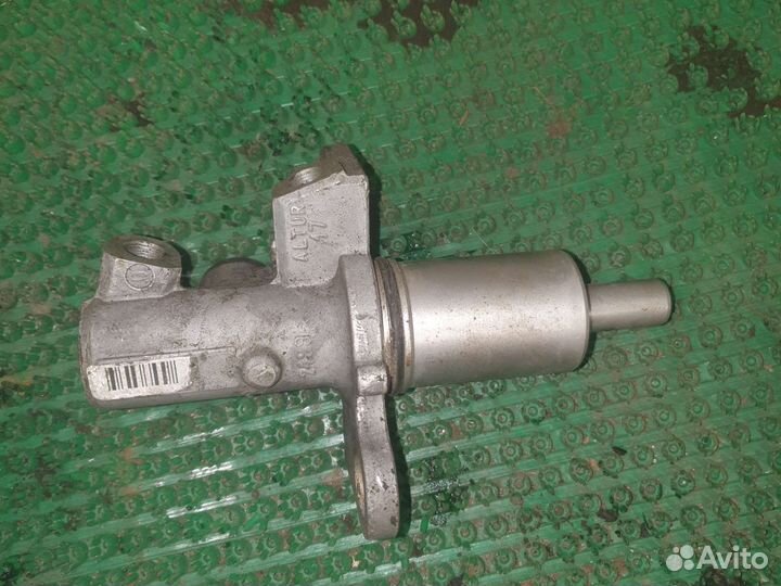 Главный тормозной цилиндр Фольксваген Пассат Ауди