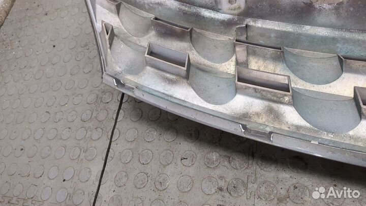 Решетка радиатора Nissan Murano