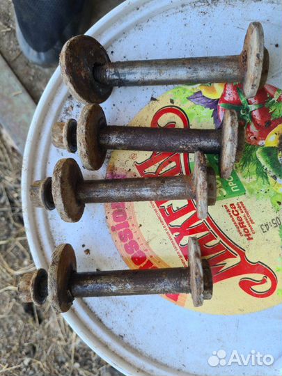 Болт развальный Mitsubishi Pajero 3 3.5 2001