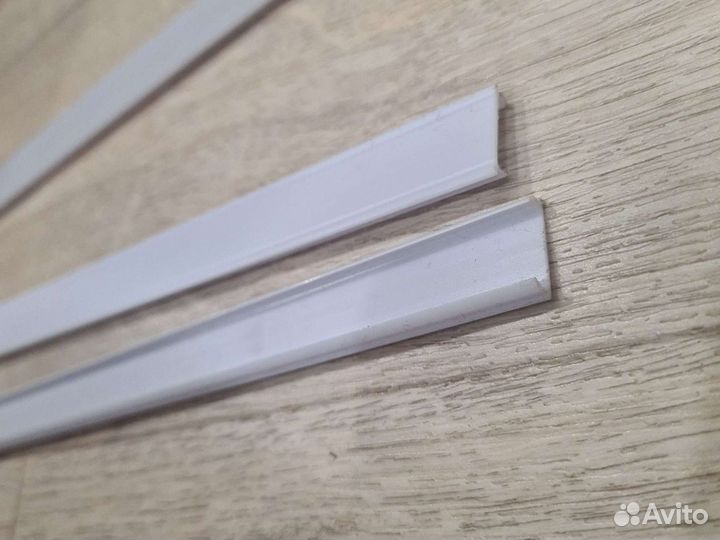 Вставка прозрачная в плинтус для светодиодной лент