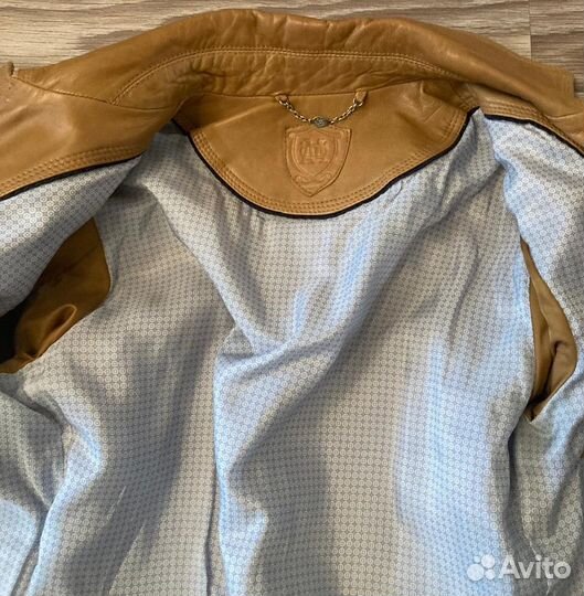 Кожаная куртка косуха massimo dutti