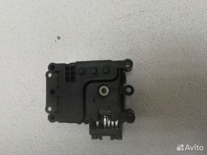 Моторчик заслонки печки