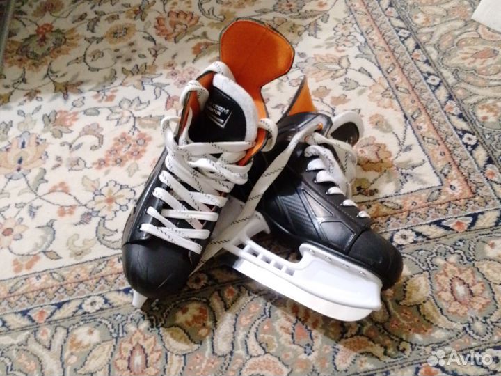 Коньки хоккейные