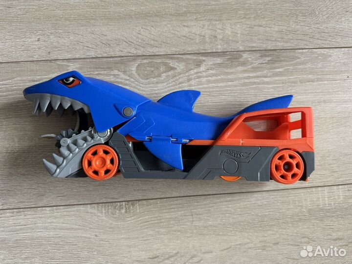 Hot wheels акула
