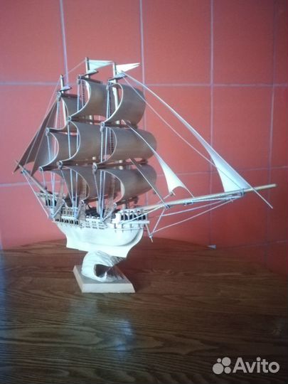 Модель корабля из дерева
