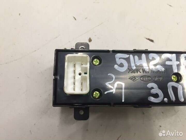 Кнопка стеклоподъемника задняя правая (Kia Mohave)