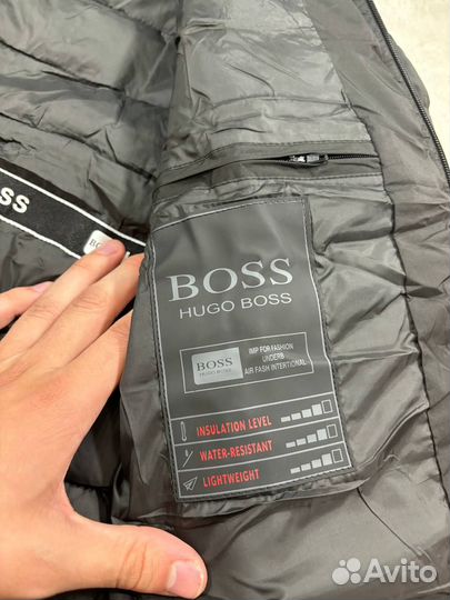 Осенняя классическая куртка Hugo Boss новая