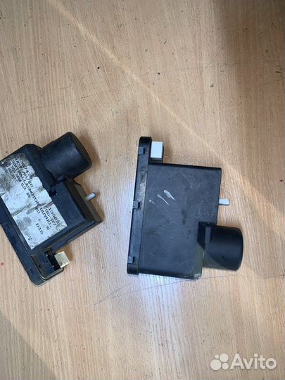 Компрессор центрального замка audi 100 45