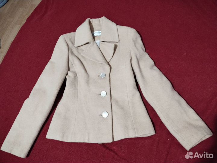 Exclusive укороченное пальто шерстяное 44-46