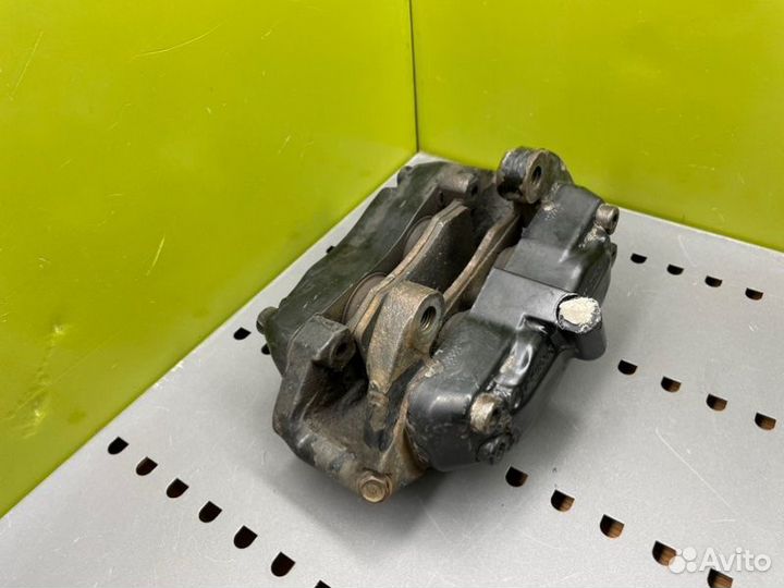 Суппорт передний левый Mercedes-Benz S-Class W220