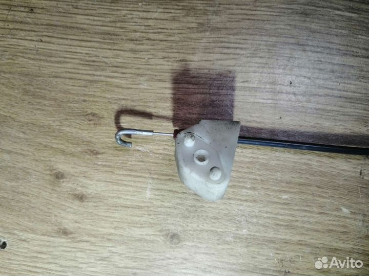 Тросик открывания водительской двери ауди 80 б3