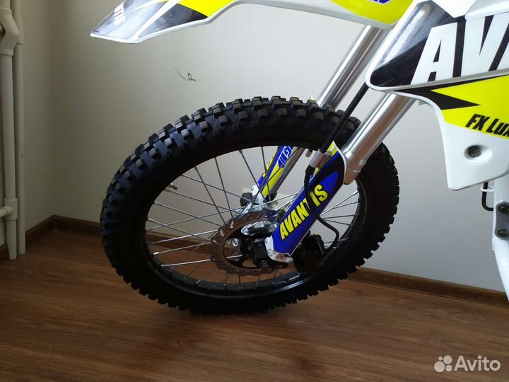 Avantis 250 fx lux