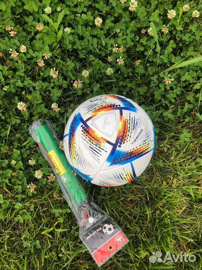 Футбольный мяч adidas Qatar 2022