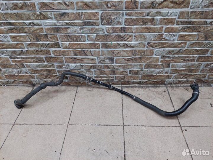 Патрубок системы охлаждения Mercedes-Benz E-Class