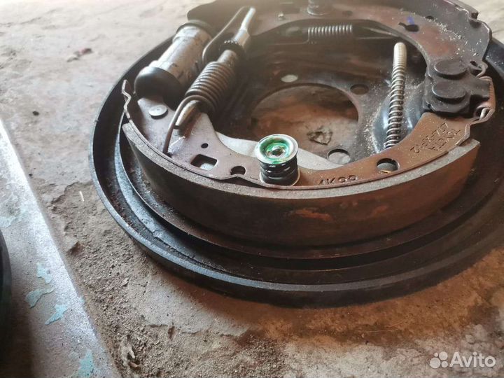 Тормозные колодки задние Toyota Ractis