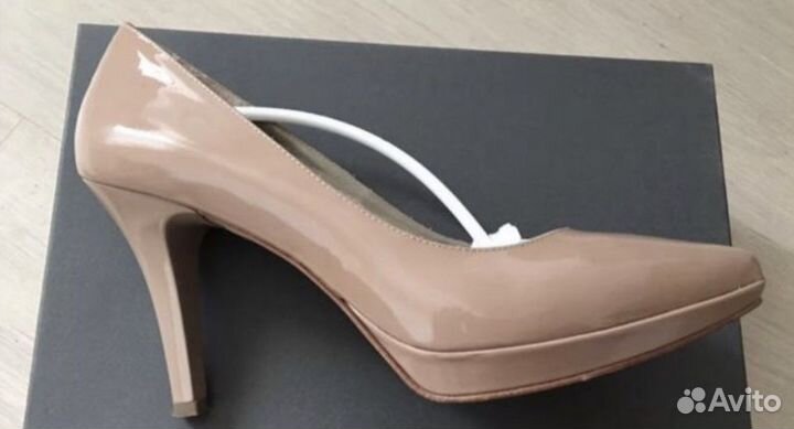 Nero Giardini 37, Италия