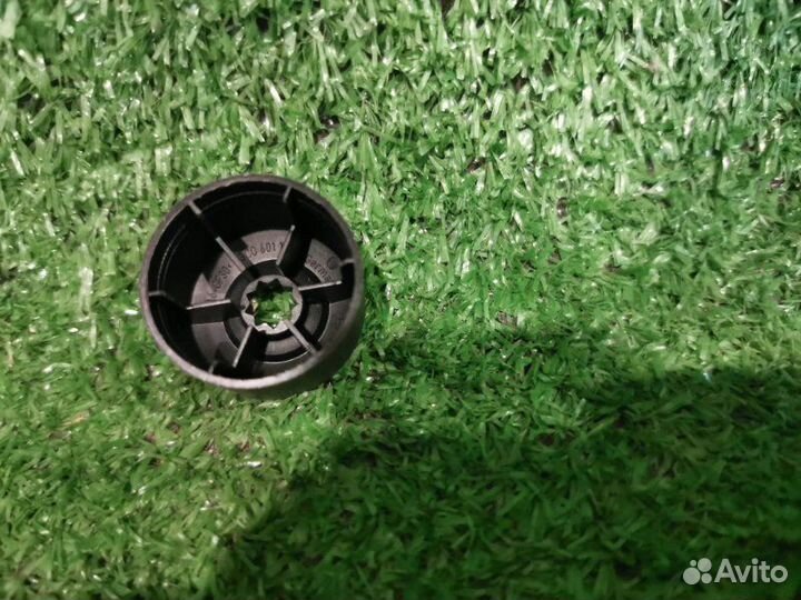 Колпачок болта Volkswagen Golf