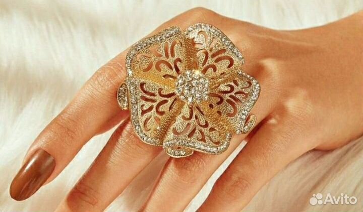 Крупное кольцо.Хрусталь.Чехия