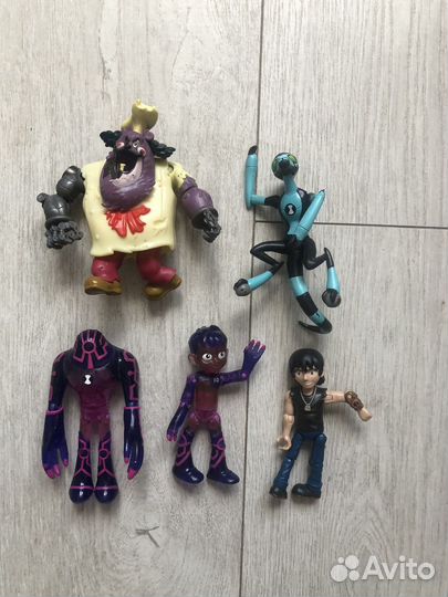 Бен тен игрушки и часы