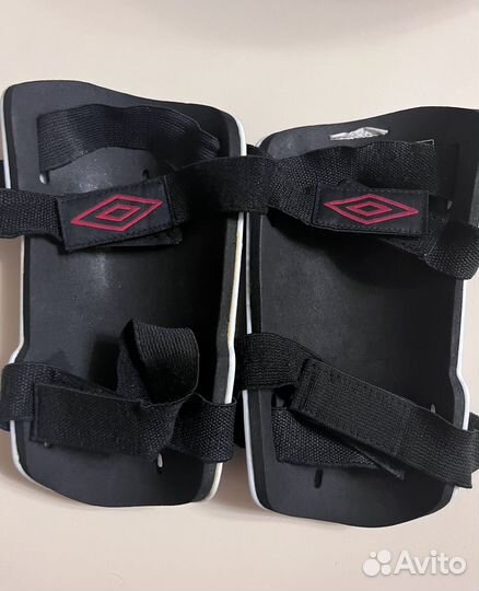 Щитки футбольные