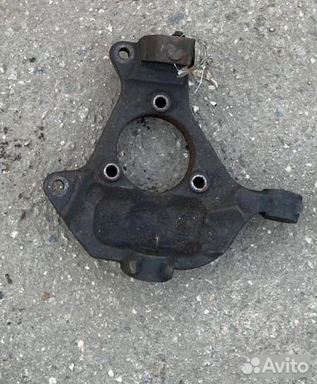 Кулак поворотный Cadillac Escalade 2006-2014