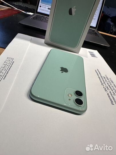 Телефон iPhone 11