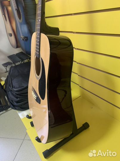 Гитара акустическая