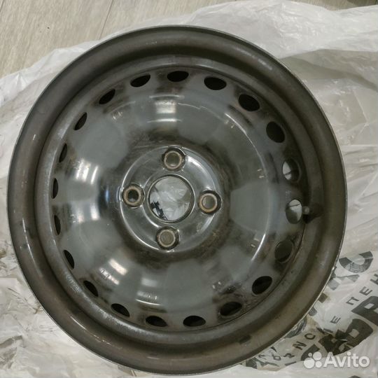 Штампованный диск r 15