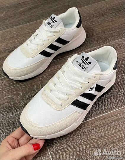 Мужские кроссовки Adidas белые