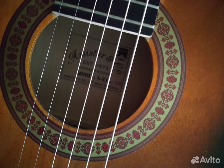 Акустическая гитара