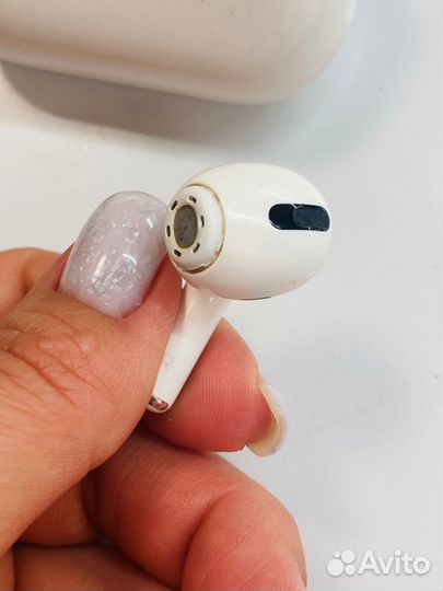 Наушники Apple AirPods*