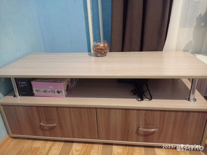 Угловой компьютерный стол