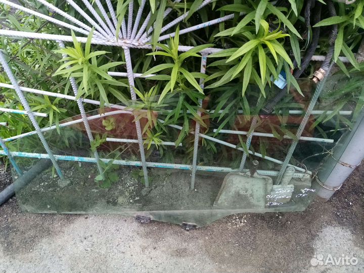 Стекло водительской двери Citroen C4 купе