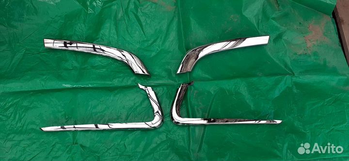 Накладка на передний бампер (хром) веста