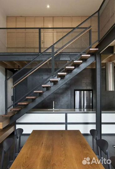 Лестница на металлокаркасе