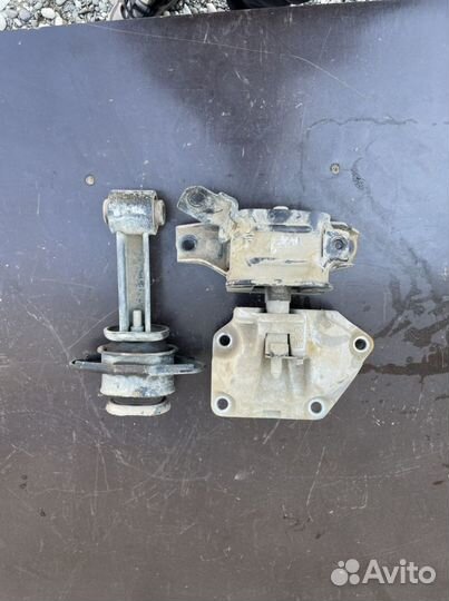 Опора двигателя левая Hyundai Solaris 2 Kia Rio 4