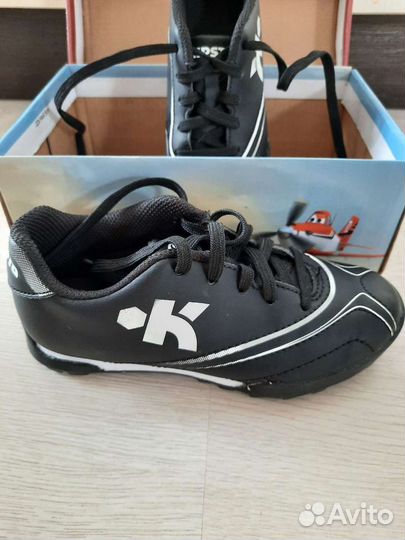 Футбольные бутсы, кроссовки