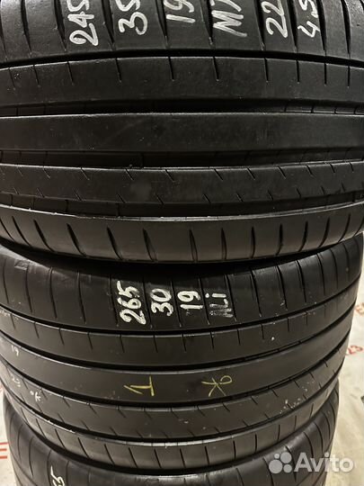 Michelin Pilot Sport 4 S 245/35 R19 и 265/30 R19 93Y