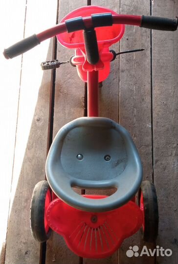 Трехколесный велосипед