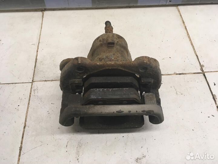 Суппорт задний правый 1-серия E87/E81 2004