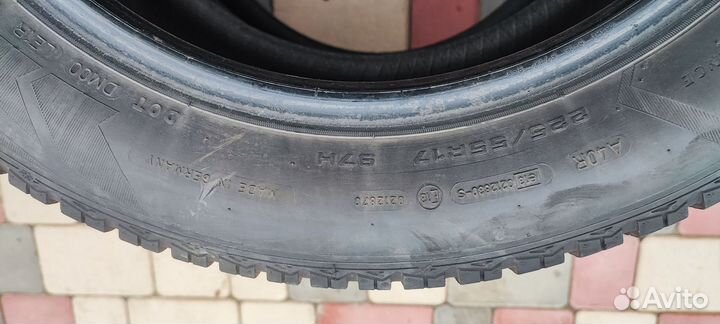 Goodyear UltraGrip 8 225/55 R17