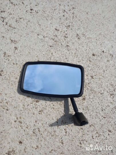 Боковое зеркало