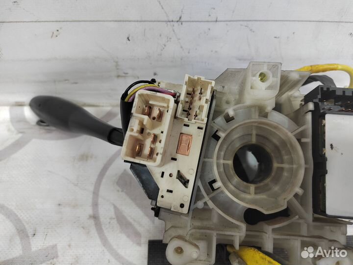 Переключатель подрулевой Mitsubishi Pajero Sport 1