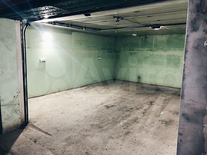 Гараж, > 30 м²